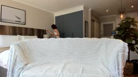 Its me Samantha  online show from November 17, 1:14 pm