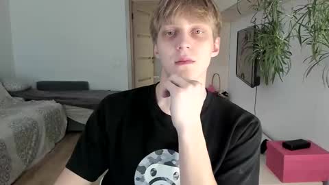 Snapshot of samuel_clark chatting on October 16, 9:17 am Sam online show from October 16, 9:17 am