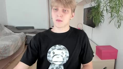 Snapshot of samuel_clark chatting on October 17, 9:24 am Sam online show from October 17, 9:24 am