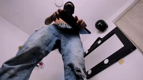   online show from April 8, 6:46 am