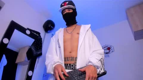   online show from February 3, 6:22 am