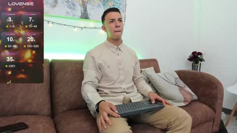 Samuel online show from December 5, 10:23 pm