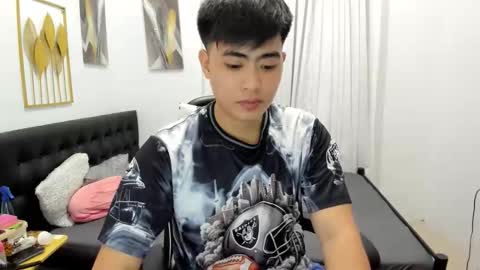 Sam online show from April 28, 3:17 pm