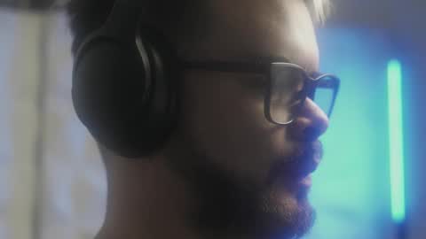 Sanders online show from March 4, 5:14 am