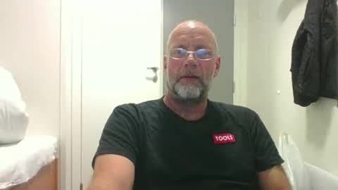 sandnesrune523 online show from September 21, 10:37 am