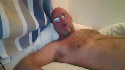 sandnesrune523 online show from October 18, 9:09 pm