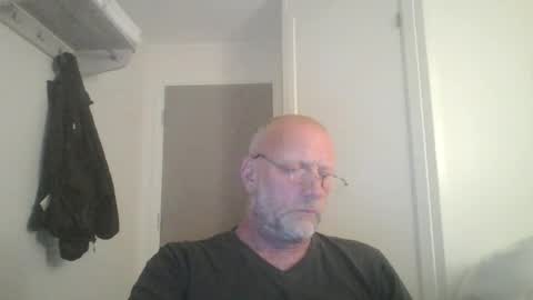 sandnesrune523 online show from June 17, 6:09 pm