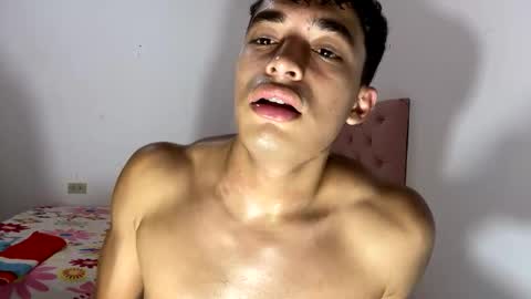 Snapshot of santi36rt chatting on September 18, 7:49 pm santi36rt online show from September 18, 7:49 pm