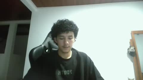 santi_twink19 online show from August 9, 1:13 am
