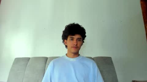 santi_twink19 online show from June 9, 8:54 pm