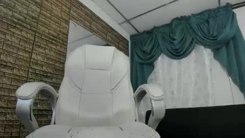 Thiago online show from December 5, 8:49 pm