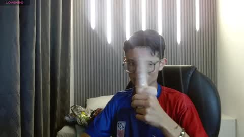 santiago_russo18 online show from February 20, 6:26 am