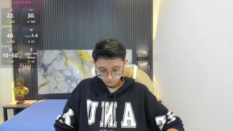 santiago_russo18 online show from September 29, 12:46 pm