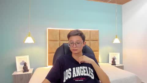 santiago_russo18 online show from October 14, 9:11 pm