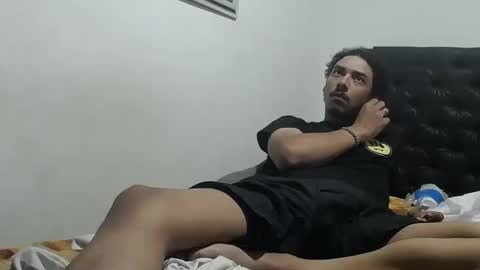 Snapshot of santiagoxxxtreme_ chatting on September 24, 12:43 am Santiago online show from September 24, 12:43 am