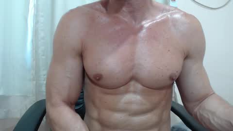 saradorj92 online show from November 13, 8:41 am