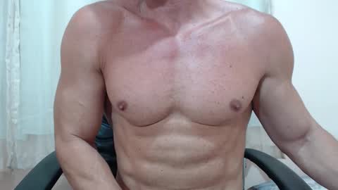 saradorj92 online show from January 6, 11:42 pm