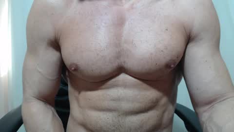 saradorj92 online show from April 20, 5:04 pm