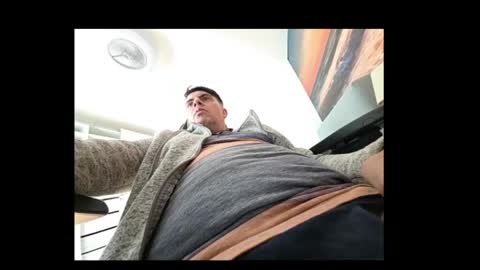 schosch01 online show from April 24, 12:40 pm