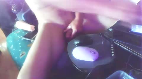 scoobydueingu69 online show from September 29, 12:20 am