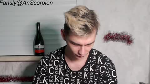 Snapshot of scorpion_250 chatting on January 1, 5:44 pm Scorpion 250 online show from January 1, 5:44 pm