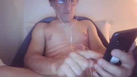 Snapshot of scotchwhieskie chatting on October 13, 11:33 pm scotchwhieskie online show from October 13, 11:33 pm