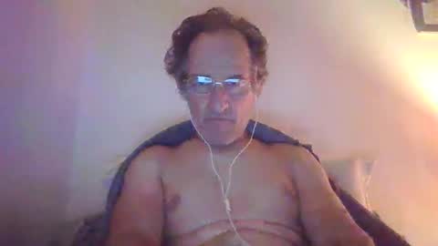 Snapshot of scotchwhieskie chatting on October 18, 10:58 pm scotchwhieskie online show from October 18, 10:58 pm