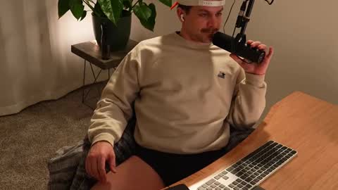 Snapshot of scottybeam chatting on December 2, 10:59 am Scotty online show from December 2, 10:59 am