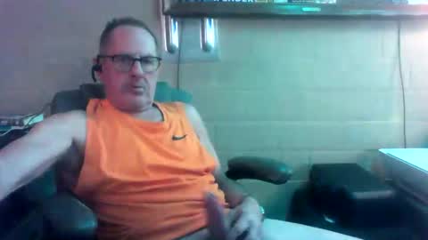 eating pussy  sucking dick online show from April 3, 3:53 pm