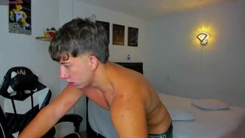 Snapshot of sean_brownx chatting on October 13, 11:16 am Sean online show from October 13, 11:16 am