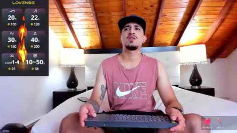 Snapshot of sebastian_berne chatting on September 25, 7:35 pm Sebastian Berne online show from September 25, 7:35 pm