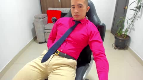 Snapshot of sebastian_oconnor77 chatting on January 17, 3:00 pm juan sebastian online show from January 17, 3:00 pm