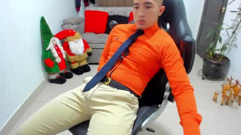 Snapshot of sebastian_oconnor77 chatting on January 7, 12:16 pm juan sebastian online show from January 7, 12:16 pm