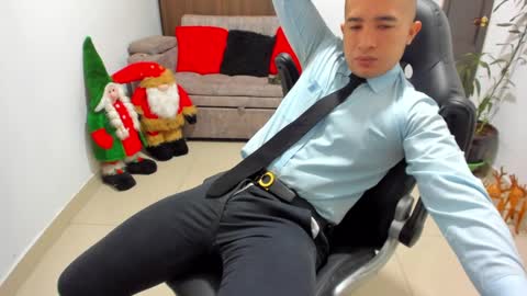 Snapshot of sebastian_oconnor77 chatting on December 30, 12:31 pm juan sebastian online show from December 30, 12:31 pm