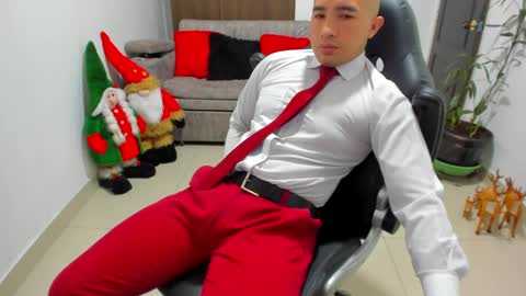 Snapshot of sebastian_oconnor77 chatting on December 24, 1:17 pm juan sebastian online show from December 24, 1:17 pm
