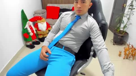 Snapshot of sebastian_oconnor77 chatting on January 2, 12:46 pm juan sebastian online show from January 2, 12:46 pm
