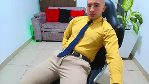 Snapshot of sebastian_oconnor77 chatting on March 10, 12:17 pm juan sebastian online show from March 10, 12:17 pm