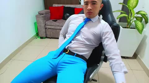 Snapshot of sebastian_oconnor77 chatting on March 12, 12:04 pm juan sebastian online show from March 12, 12:04 pm