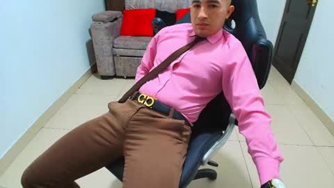 Snapshot of sebastian_oconnor77 chatting on February 9, 12:08 pm juan sebastian online show from February 9, 12:08 pm