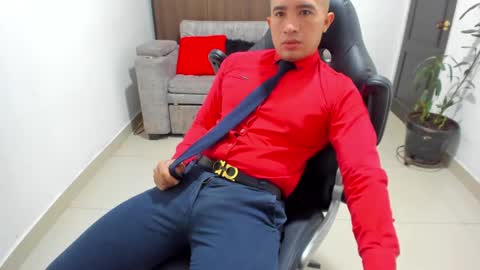 Snapshot of sebastian_oconnor77 chatting on January 30, 12:06 pm juan sebastian online show from January 30, 12:06 pm