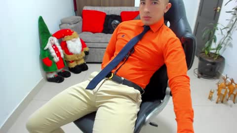 Snapshot of sebastian_oconnor77 chatting on January 9, 1:24 pm juan sebastian online show from January 9, 1:24 pm
