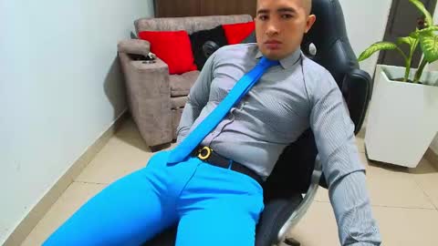 Snapshot of sebastian_oconnor77 chatting on March 5, 12:11 pm juan sebastian online show from March 5, 12:11 pm