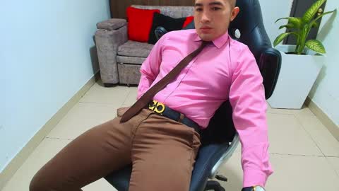 Snapshot of sebastian_oconnor77 chatting on February 19, 12:55 pm juan sebastian online show from February 19, 12:55 pm