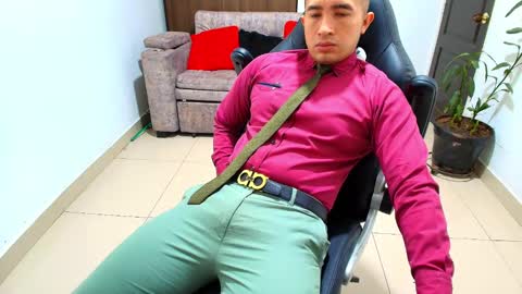 Snapshot of sebastian_oconnor77 chatting on February 6, 12:05 pm juan sebastian online show from February 6, 12:05 pm