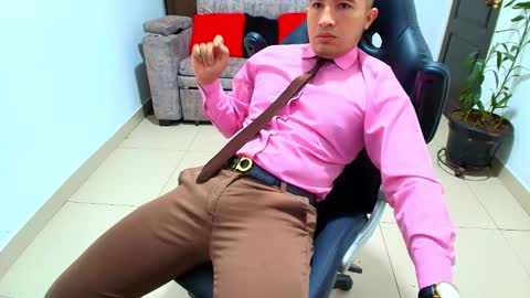Snapshot of sebastian_oconnor77 chatting on February 7, 12:17 pm juan sebastian online show from February 7, 12:17 pm