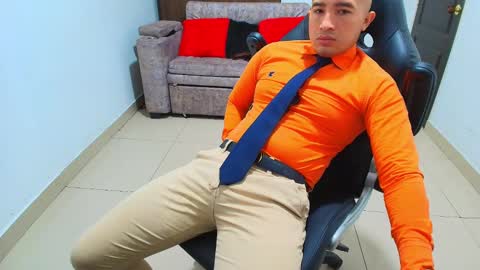 Snapshot of sebastian_oconnor77 chatting on February 10, 12:08 pm juan sebastian online show from February 10, 12:08 pm