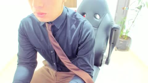 Snapshot of sebastian_oconnor77 chatting on January 16, 12:31 pm juan sebastian online show from January 16, 12:31 pm