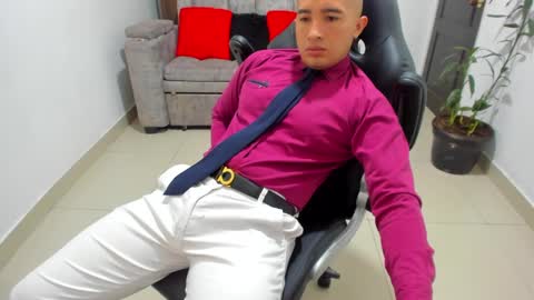 Snapshot of sebastian_oconnor77 chatting on December 4, 2:26 pm juan sebastian online show from December 4, 2:26 pm