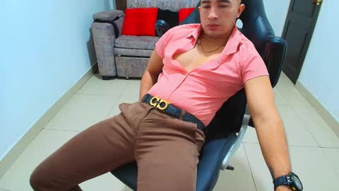 Snapshot of sebastian_oconnor77 chatting on February 8, 2:16 pm juan sebastian online show from February 8, 2:16 pm
