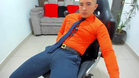Snapshot of sebastian_oconnor77 chatting on December 6, 3:55 pm juan sebastian online show from December 6, 3:55 pm